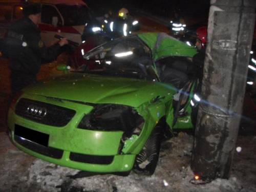 В Минске водитель Audi TT врезался в столб